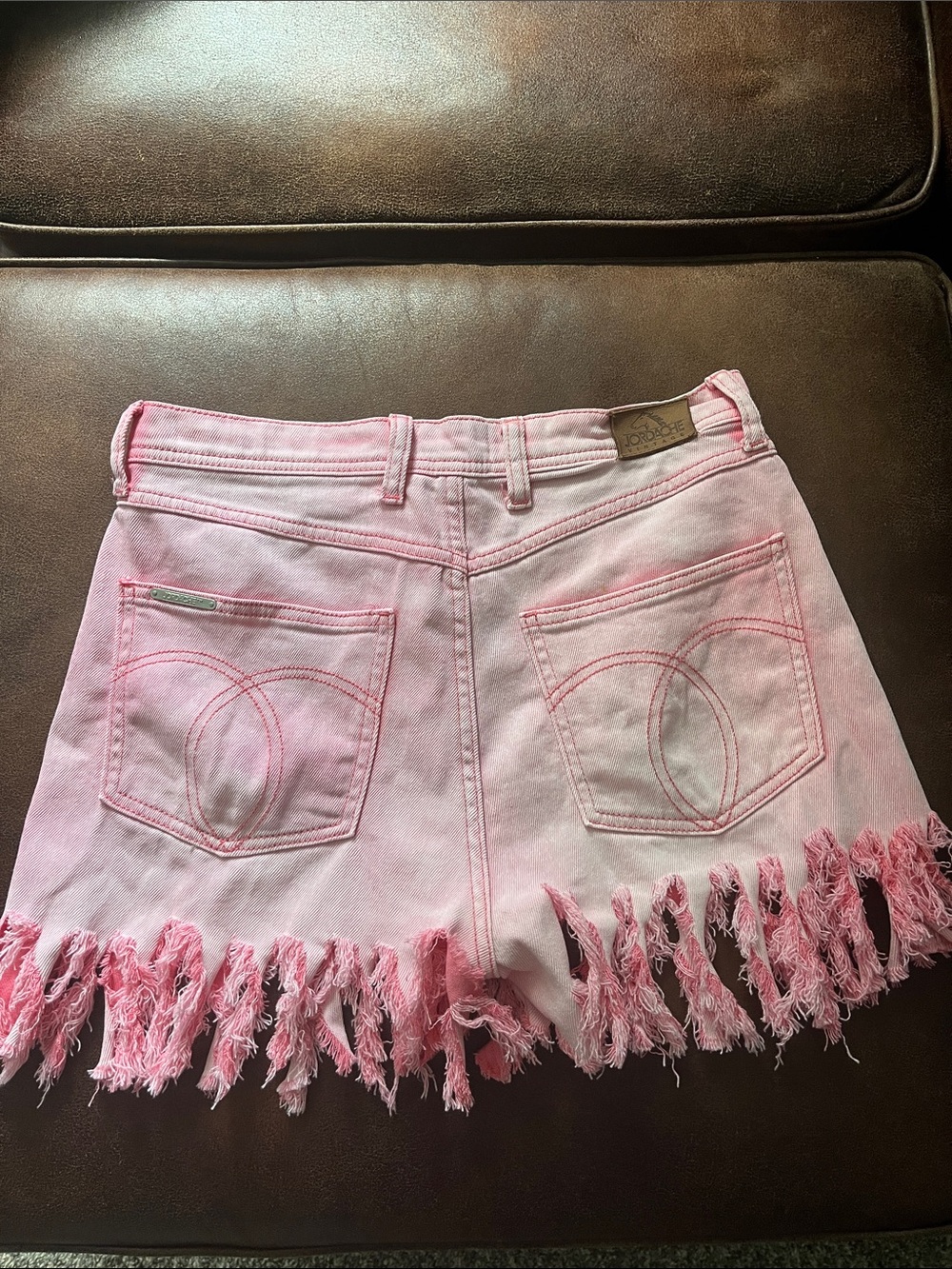 Vintage JORDACHE pink fringe shorts 28